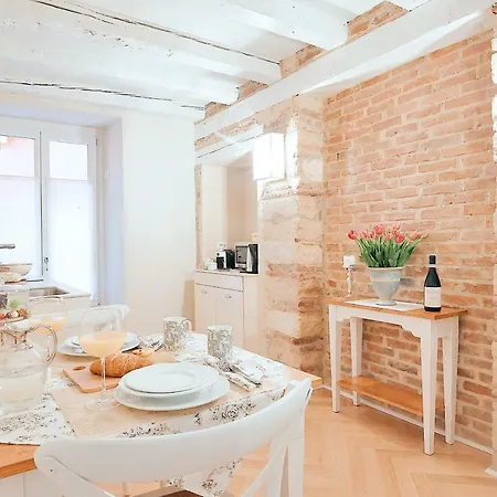 Apartment Boutique